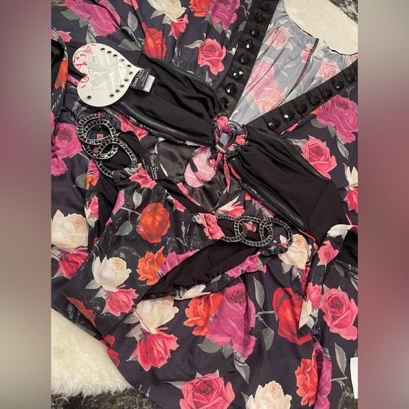 3 piece set: NWT beach bunny bikini XL set plus one size coverup - Picture 12 of 15